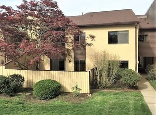 839 Hampton Ridge Dr, Akron, OH 44313