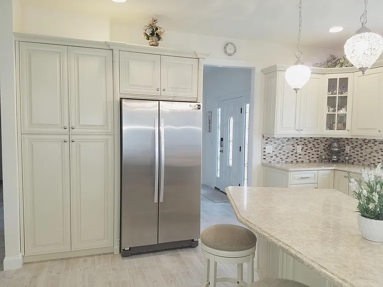 12 Cindy Ct — Photo 23