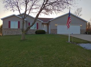 302 Clinton St, Dixon, IA 52745