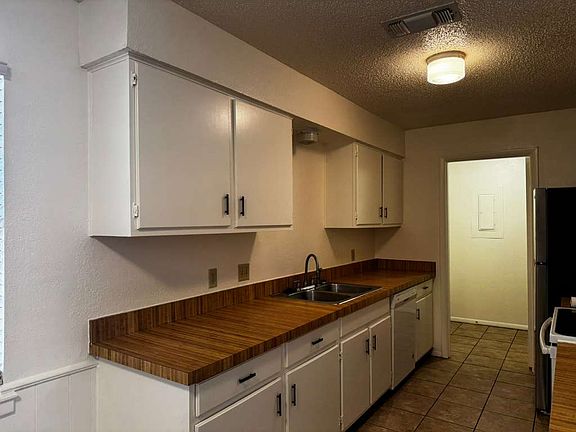 2nd image of 8417 Flint Ave