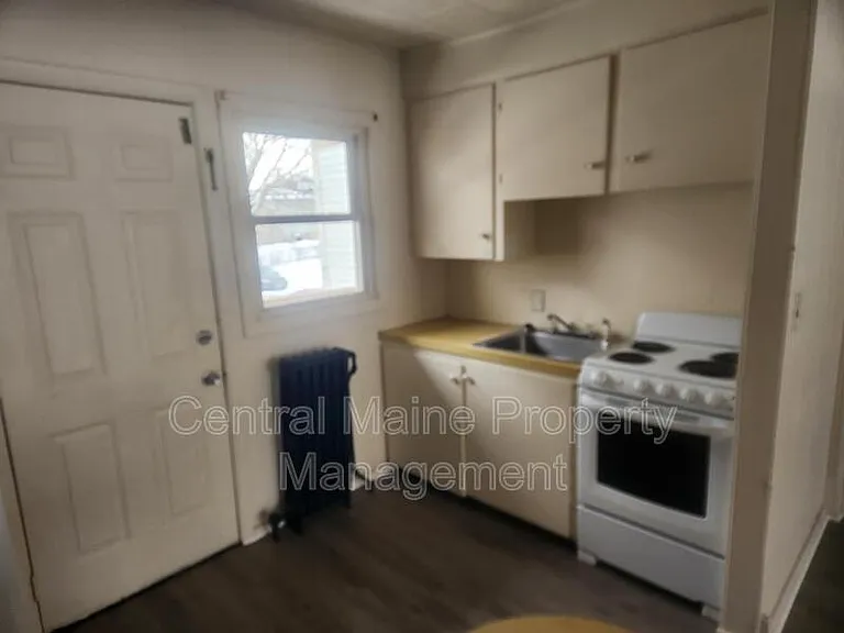 127 Oak St #2 — Photo 3
