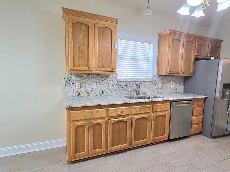 282 Allan Dr — Photo 4