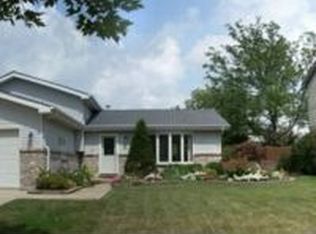 2224 Hess Dr, Crest Hill, IL 60403