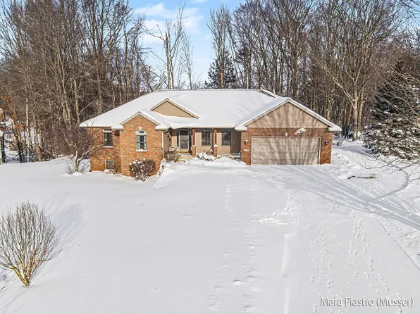 4035 Patti Rd, Dorr, MI 49323