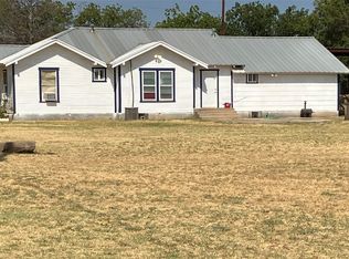 1264 W 3rd St, Baird, TX 79504