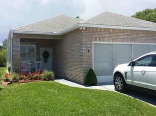 930 Cross Lake Dr, Melbourne, FL 32901