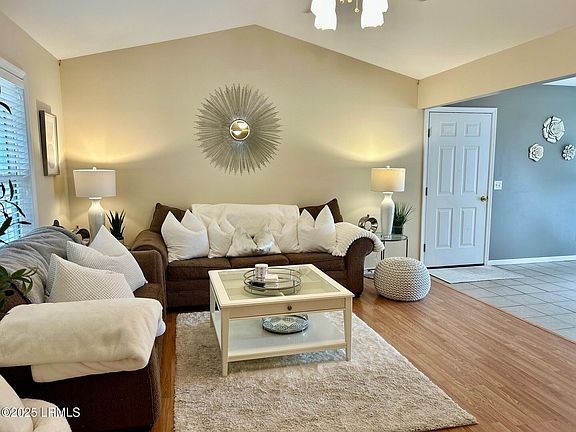 5th image of 14 Ardmore Avenue