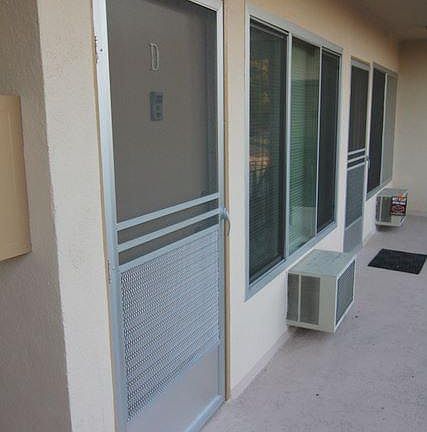 2nd image of 1611 W Victory Blvd APT D