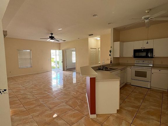 3rd image of 1345 Red Oak Ln
