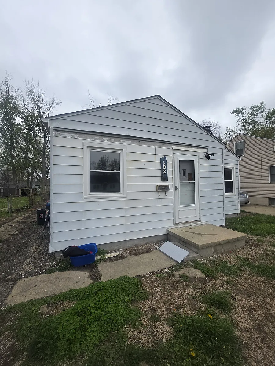 Building Photo - 1828 W Leafland Ave