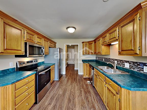 3rd image of 2905 Runnymeade Dr