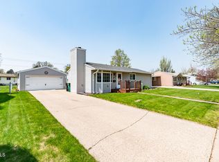 2018 Dakota Dr, Bismarck, ND 58501
