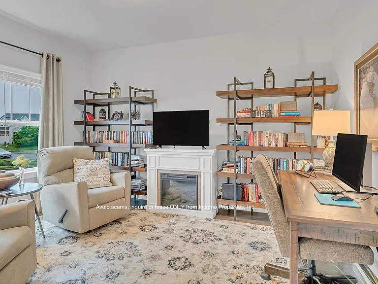 4937 Riverbank Dr — Photo 15