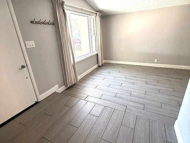 6028 Downey St NE — Photo 15