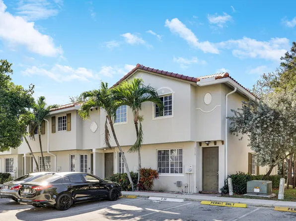 4170 Napoli Lake Dr, Riviera Beach, FL 33410