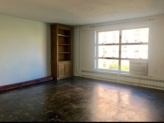 Living Room Unfurnished