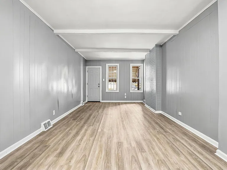 746 Centre St — Photo 3