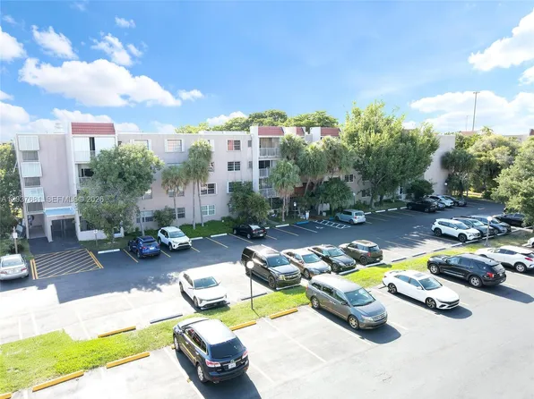 8405 NW 8th St, Miami, FL
