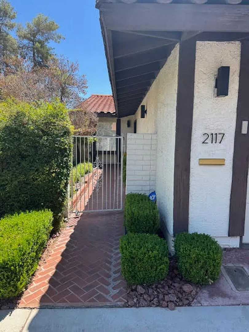 Fully Furnished Home In Spanish Oaks!! — Photo 2