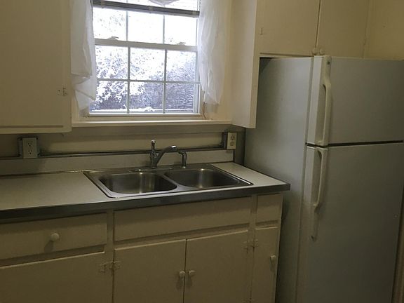 5th image of 226 Westwood Ct