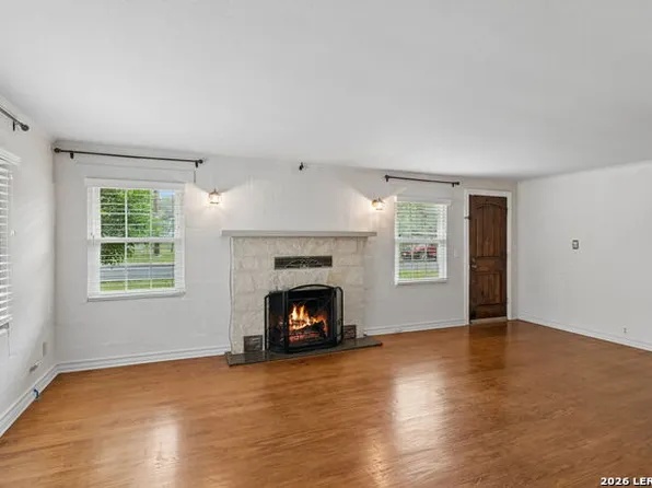 225 North St, Boerne, TX 78006