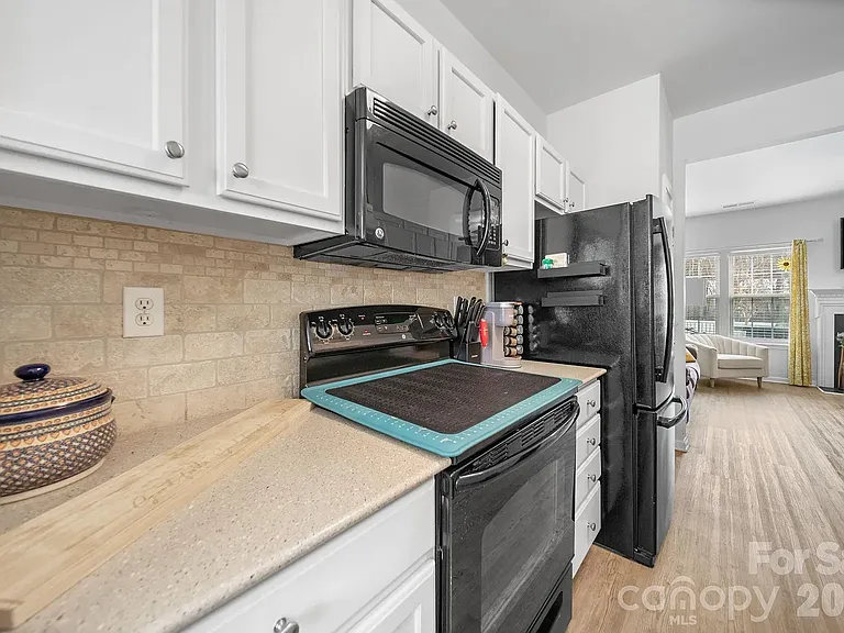 17610 Delmas Dr — Photo 6