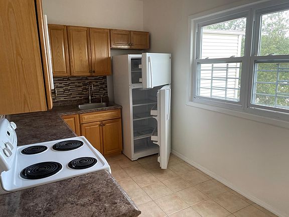 2nd image of 254 1st St Floor 2