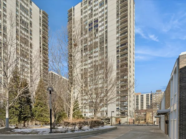 1355 N Sandburg Ter APT 203D, Chicago, IL 60610