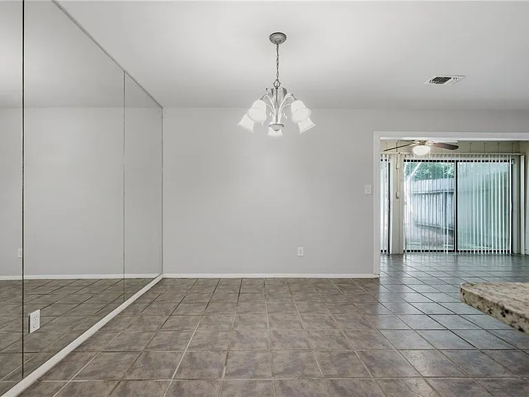 2183 Surrey Ct SE — Photo 8