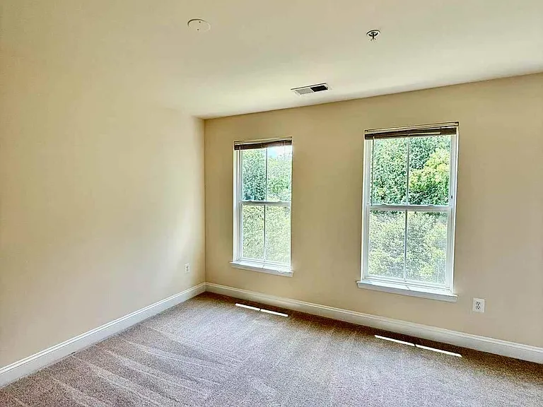11918 Weybridge Ln — Photo 31