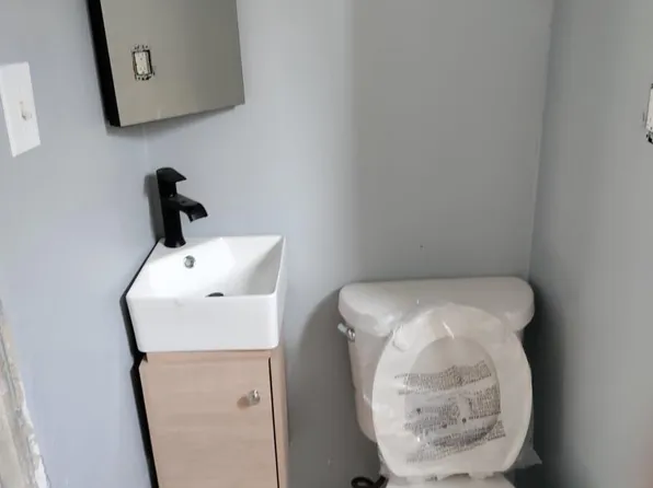 242 E Mayfield St, Philadelphia, PA 19134