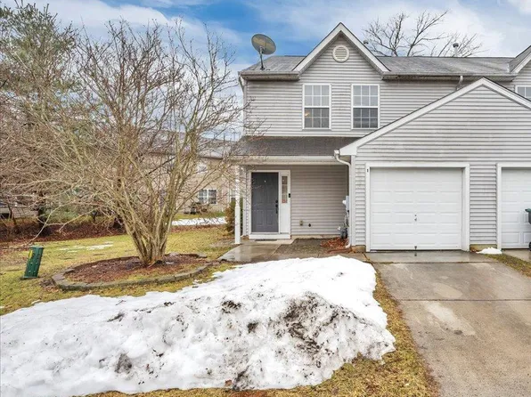 1 Meadowood Ln, Sicklerville, NJ 08081