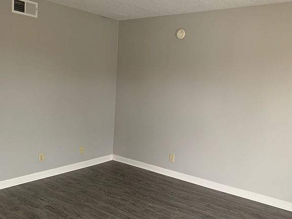 3rd image of 355 Peabody Dr