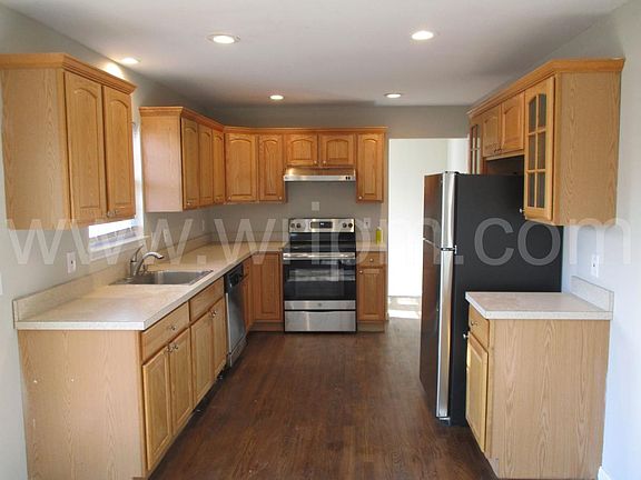 5th image of 50 Harrison Dr