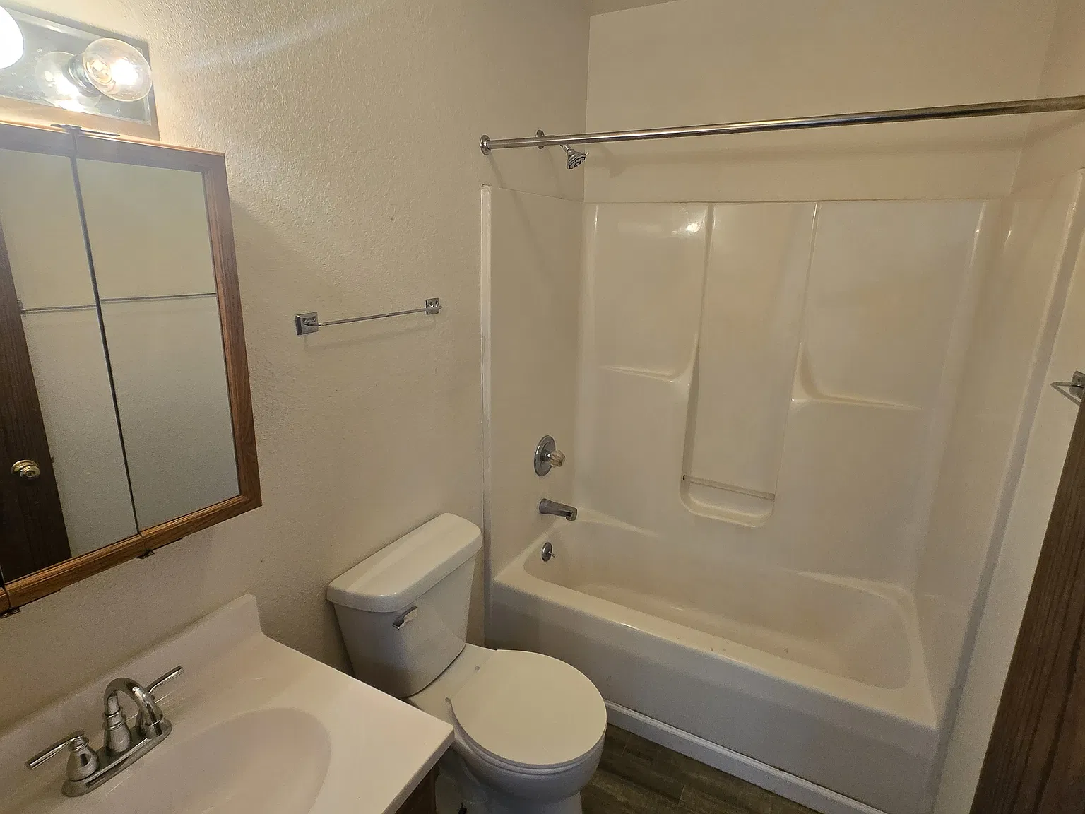 2 bed, 896 sqft, $850 — Photo 3