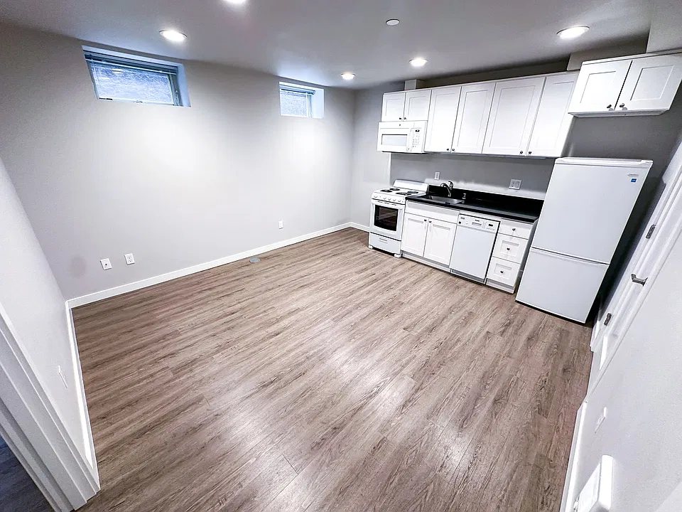 Ellinwood Apartments