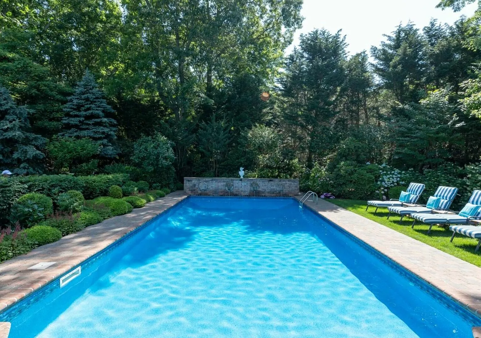 Stunning, Contemporary Southampton Home Near Town Beaches — Photo 2