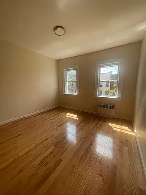 Rented by New York Realty Minimax Inc | media 18