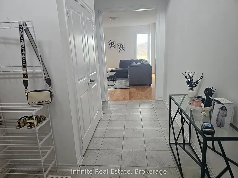 14 Doc Lougheed Ave — Photo 28