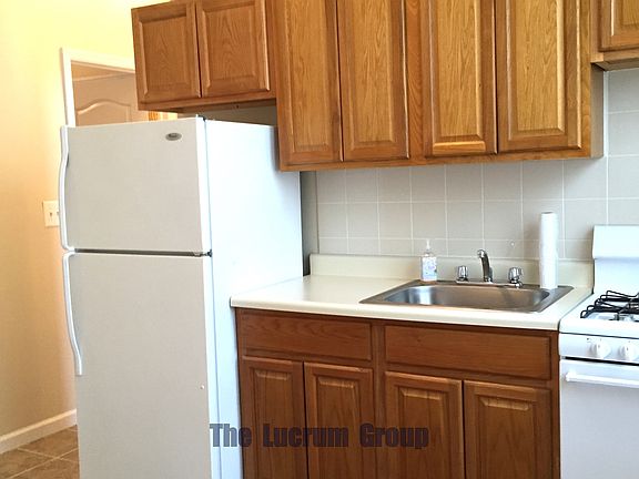 4th image of 260 19th St APT 1