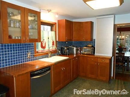 Double Sink - Overhead Lighting
						:
						Plenty of Counter Space for Appliances