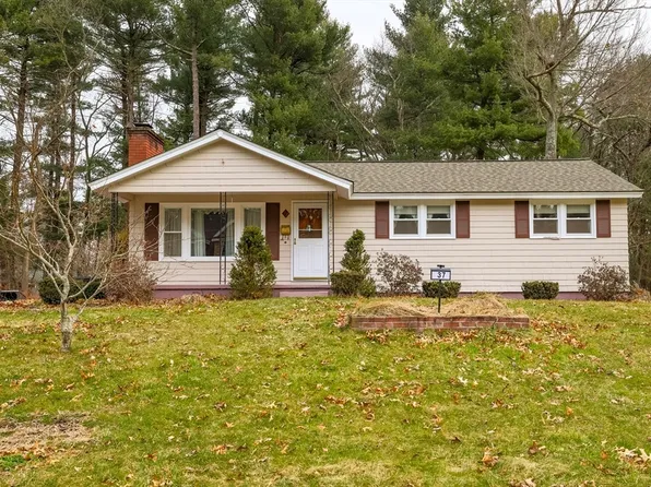 37 Charlemont Ct, North Chelmsford, MA 01863