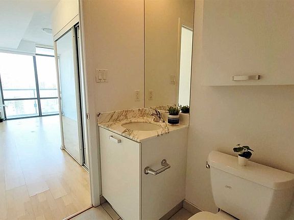 4th image of 38 Grenville St #4308