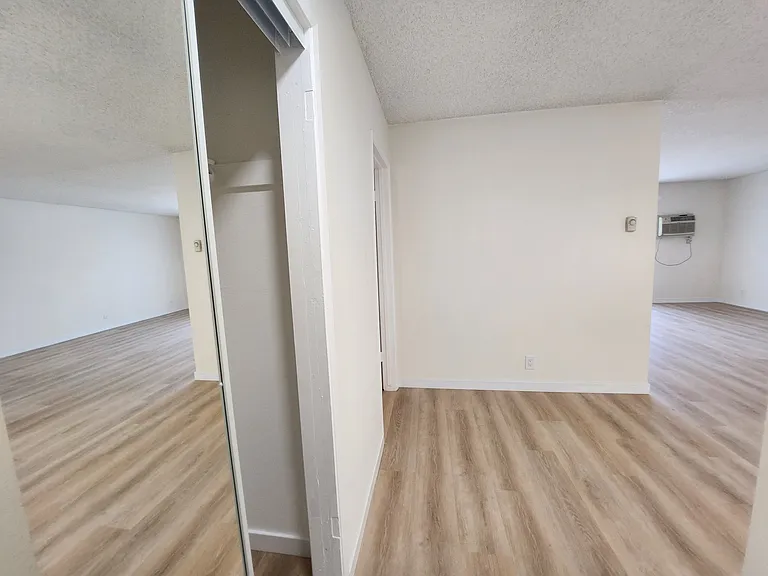 123 S Catalina Street — Photo 25