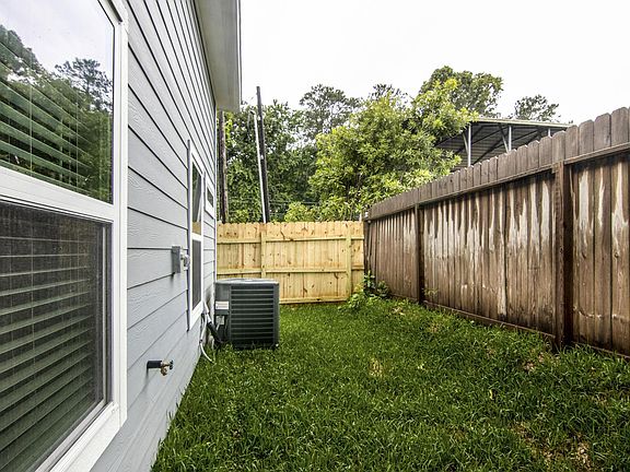 5th image of 16980 W Ivanhoe