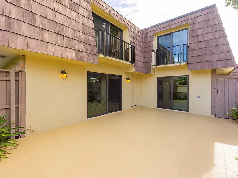 818 8th Ct — Photo 17