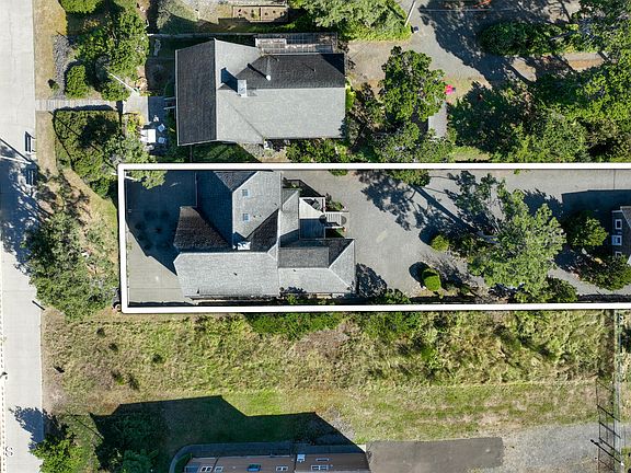 4th image of 1021 S Promenade