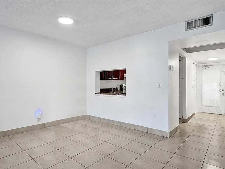 9440 Poinciana Pl #101 — Photo 15