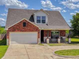 604 Holiday Hills Dr, Mineral Wells, TX 76067