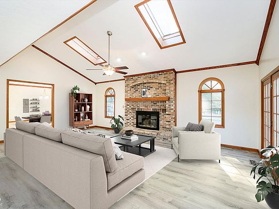5th image of 1100 Winterberry Dr